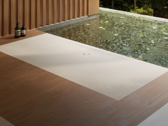 Receveur de douche, avec position évacuation à vingt centimètre du bord, L. 180 à 200 x l. 65 à 100 cm, résine pleine masse anti glissante PN24, Garantie 5 ans, Livraison offerte